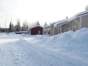 Фото номера Коттедж с 1 спальней и сауной Кемпинги Ristijärven Pirtti Cottage Village г. Ристиярви 9