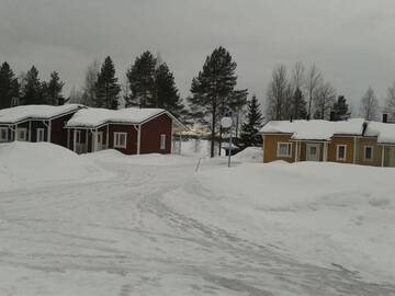 Фото номера Коттедж с 1 спальней и сауной Кемпинги Ristijärven Pirtti Cottage Village г. Ристиярви 10