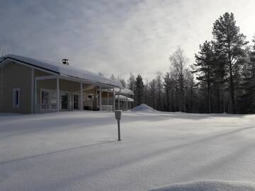 Фото номера Коттедж с 1 спальней и сауной Кемпинги Ristijärven Pirtti Cottage Village г. Ристиярви 8